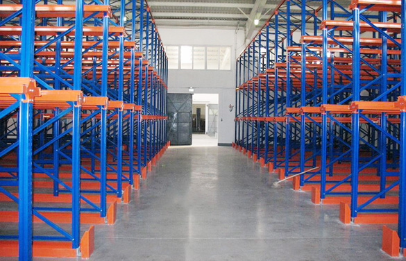 結實耐用駛入式重型貨架