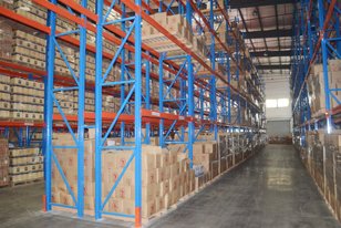 有了重型貨架你還擔(dān)心倉(cāng)庫(kù)托盤規(guī)格不一嗎?